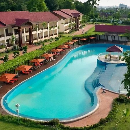 36Manor International Sport Hotel Vientiane Buitenkant foto