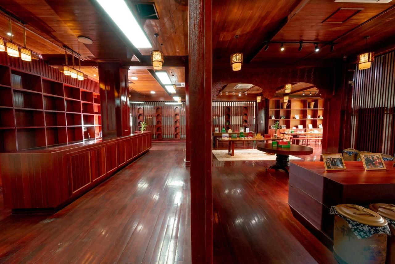 36Manor International Sport Hotel Vientiane Buitenkant foto