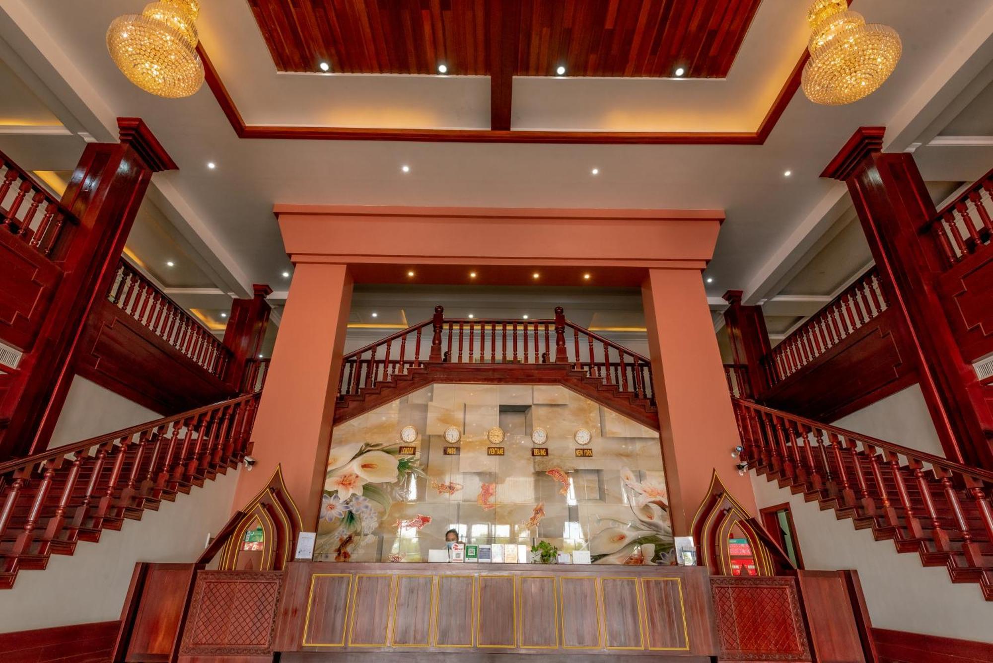 36Manor International Sport Hotel Vientiane Buitenkant foto